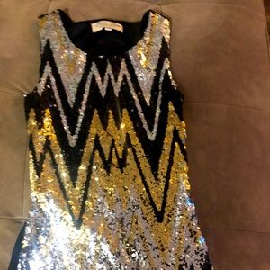 Elegant sequins top in excellent condition